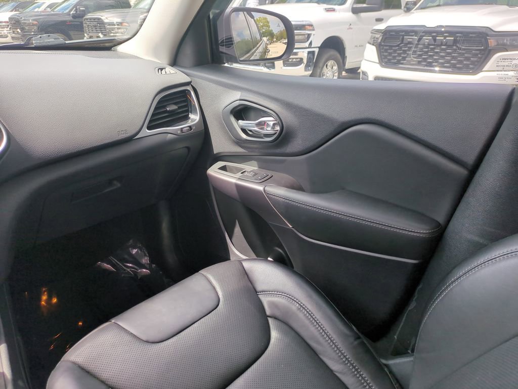 Used 2022 Jeep Cherokee Limited w/ Elite Package image 19