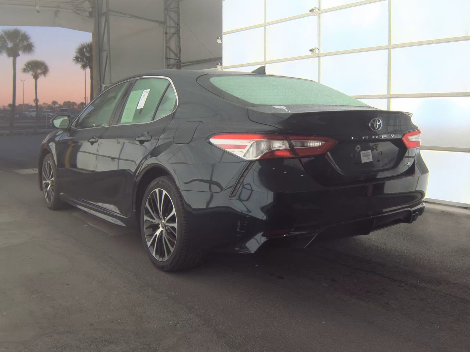 Used 2020 Toyota Camry SE image 8