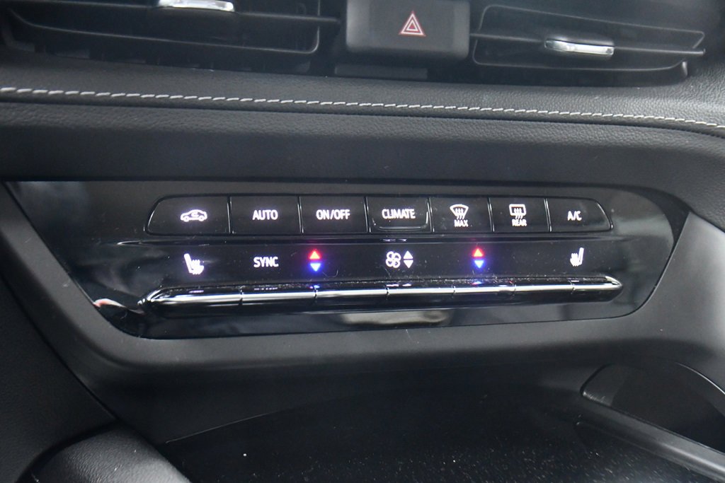 Used 2021 Buick Envision Essence w/ Technology Package I image 29