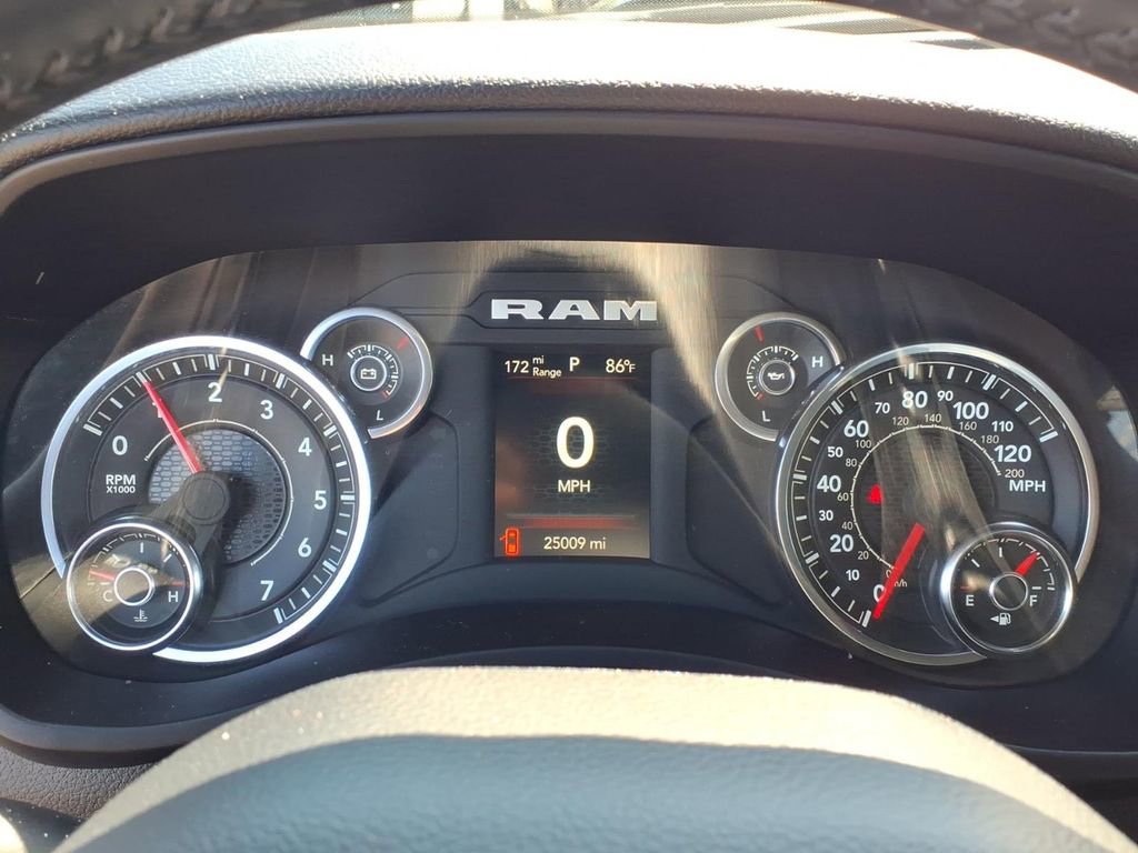 Used 2024 RAM 2500 Big Horn w/ Night Edition AWD/4WD image 6