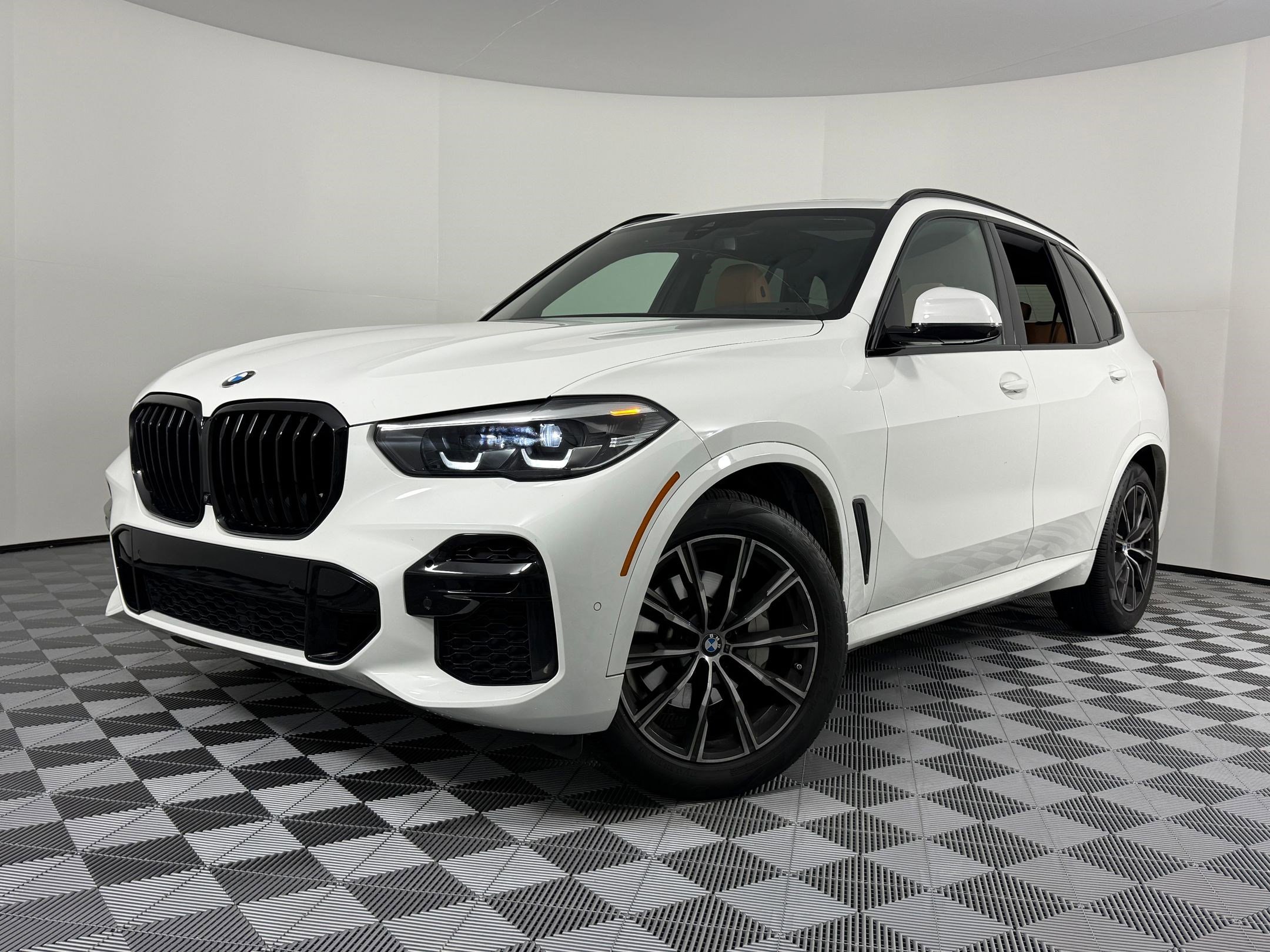 Used 2023 BMW X5 xDrive40i w/ M Sport Package
