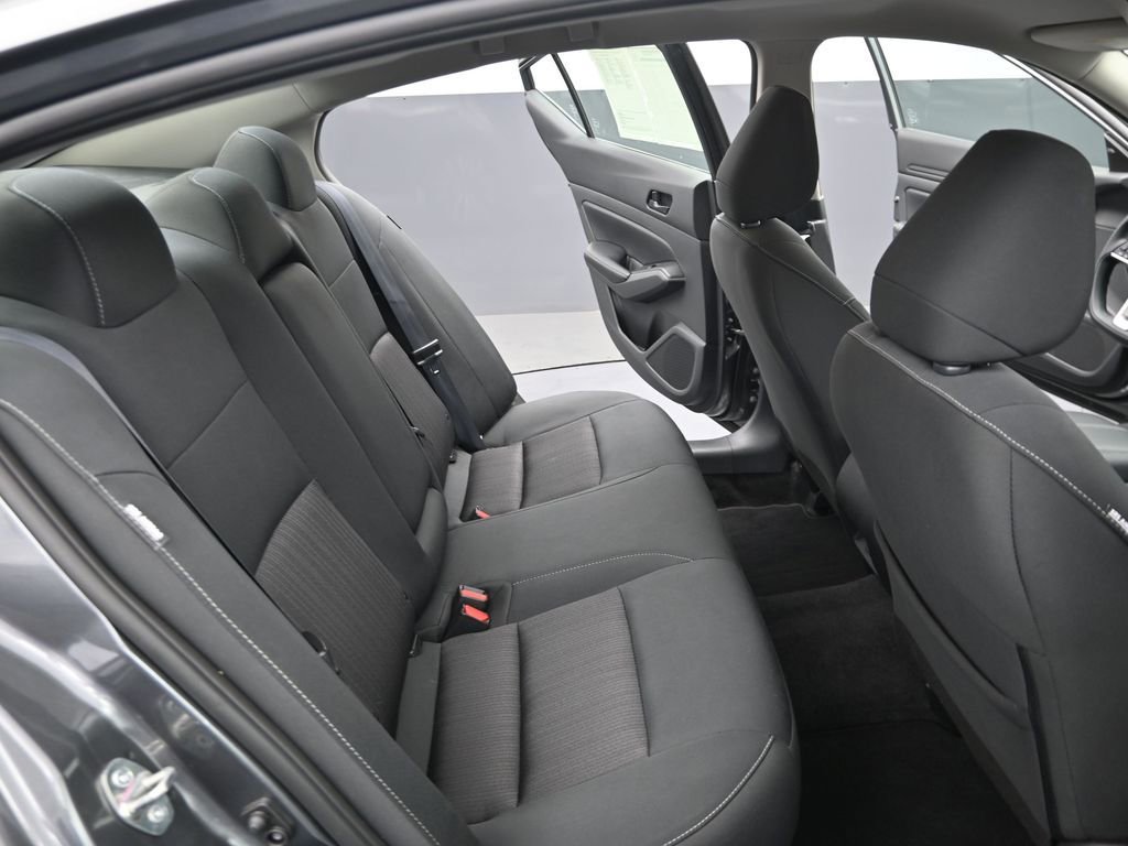 Used 2025 Nissan Altima 2.5 SV image 27