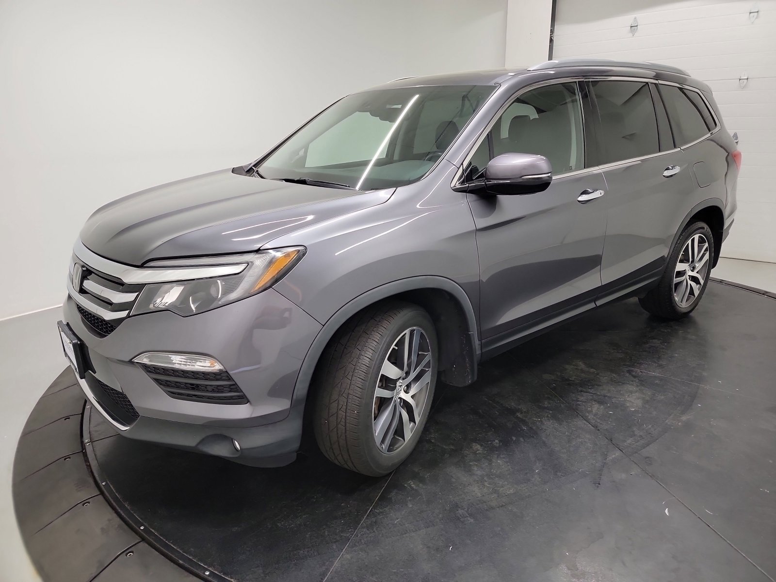Used 2017 Honda Pilot Elite image 3