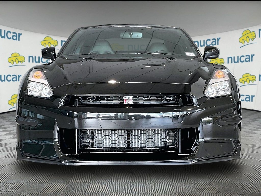 Used 2024 Nissan GT-R Premium w/ Premium Interior Package AWD/4WD image 2