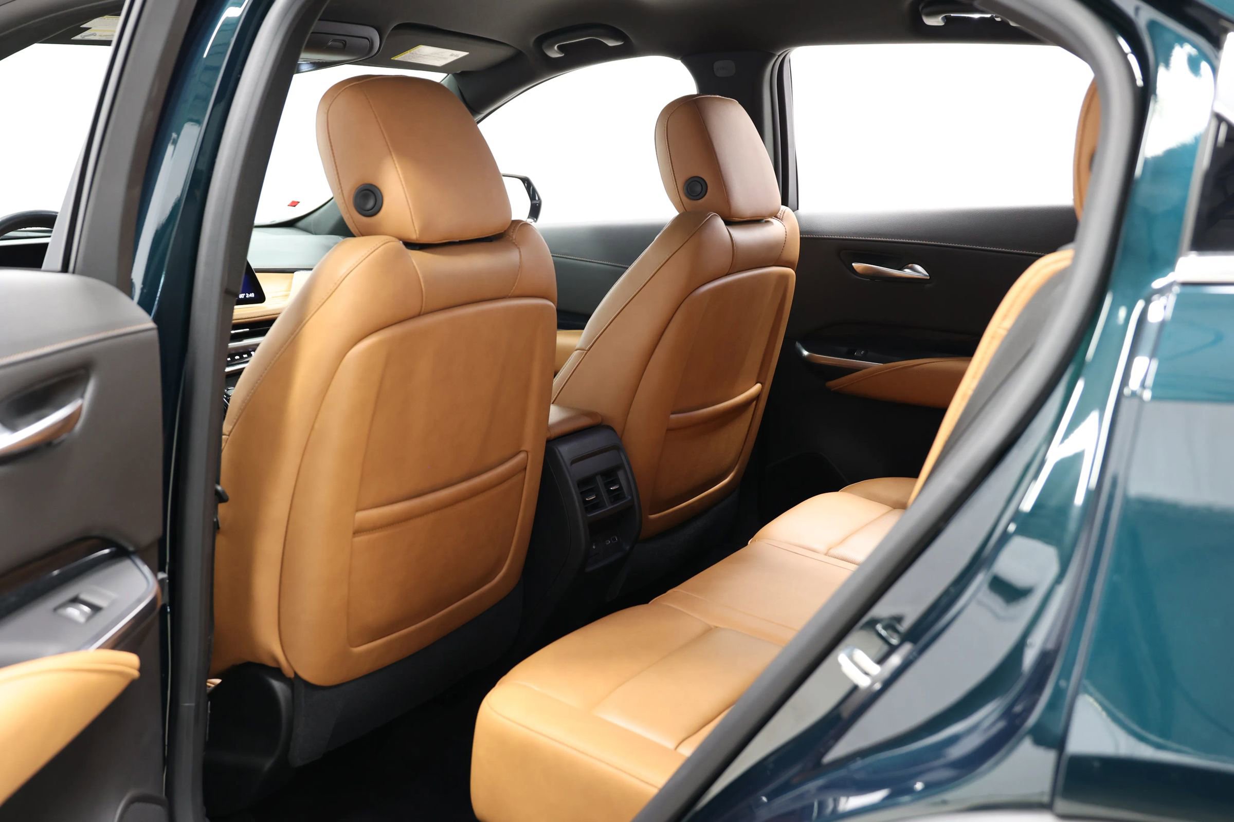 Used 2024 Cadillac XT4 Premium Luxury image 44