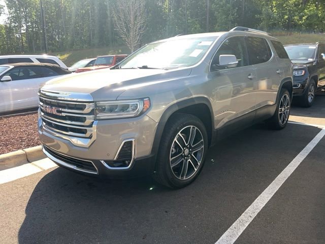 Used 2022 GMC Acadia SLT w/ Technology Package FWD image 2
