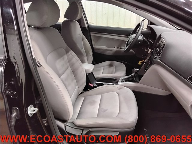 Used 2017 Hyundai Elantra SE image 14