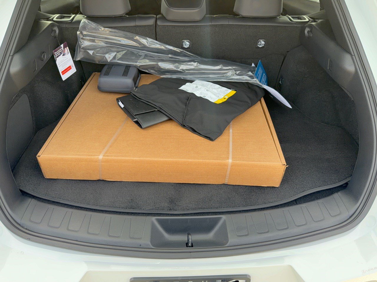 New 2026 Lexus UX 300h FWD w/ Accessory Package (Z2) image 28