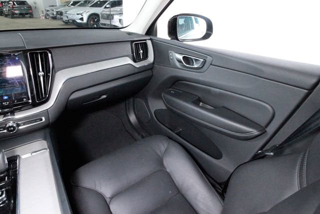 Certified 2025 Volvo XC60 B5 Plus w/ Climate Package AWD/4WD image 7