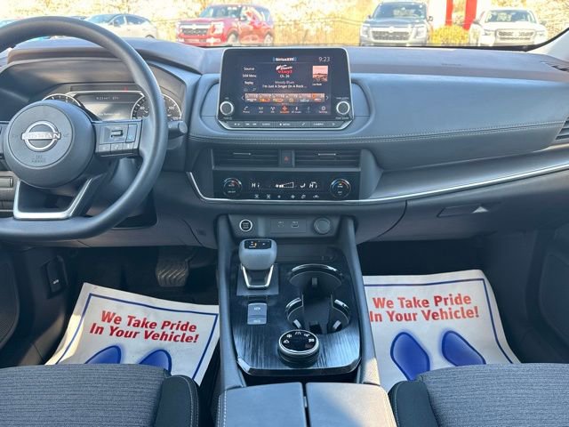 Certified 2023 Nissan Rogue SV image 26