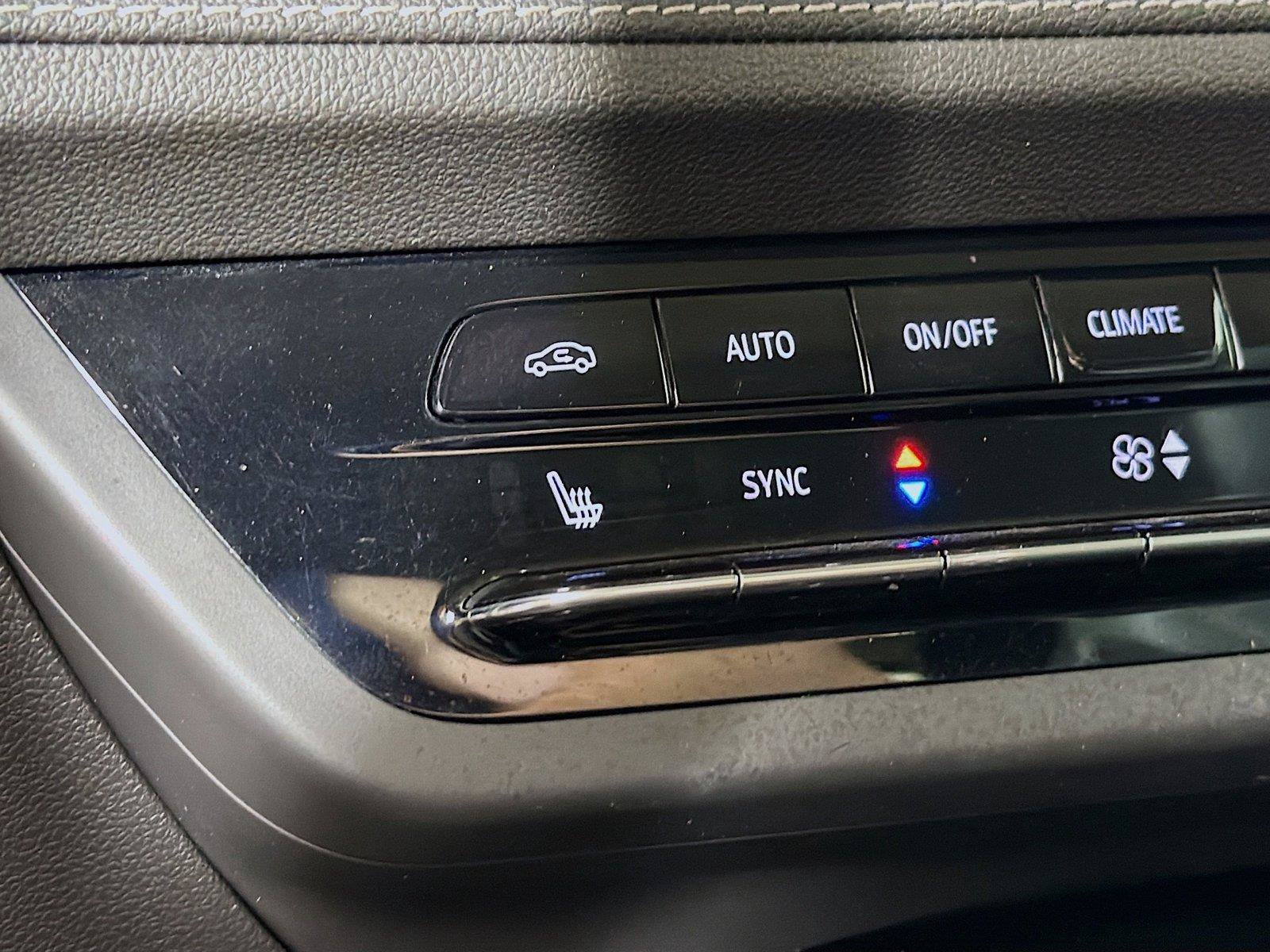 Used 2021 Buick Envision Essence AWD/4WD image 24