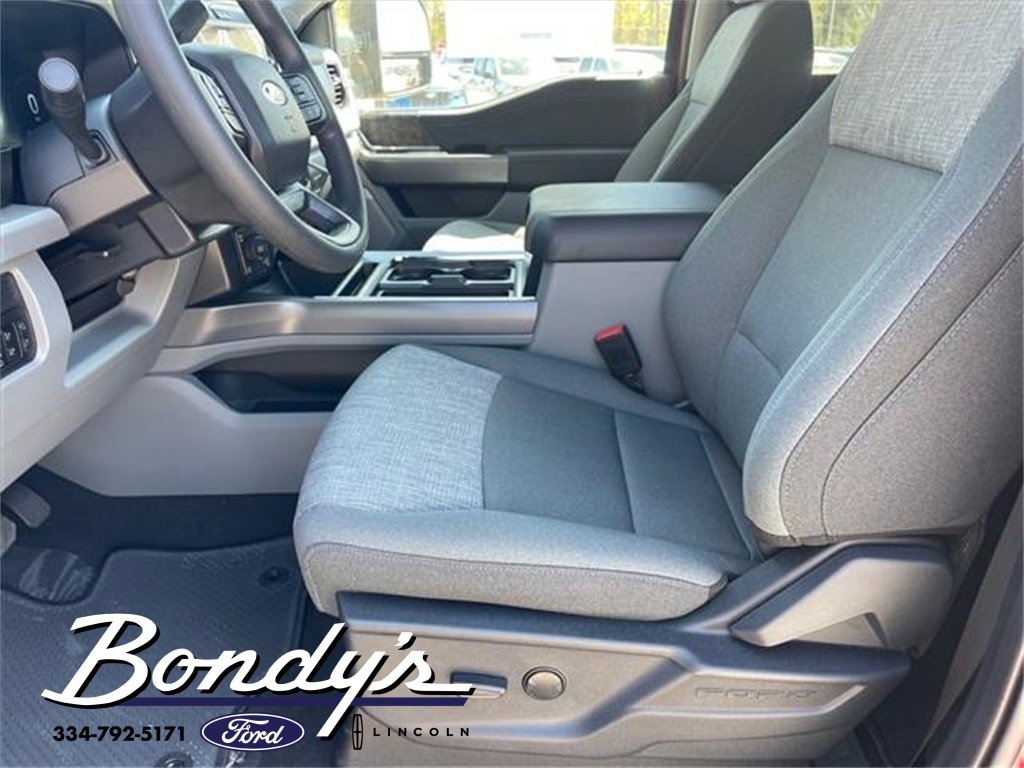 New 2025 Ford F250 XLT w/ Black Appearance Package image 7