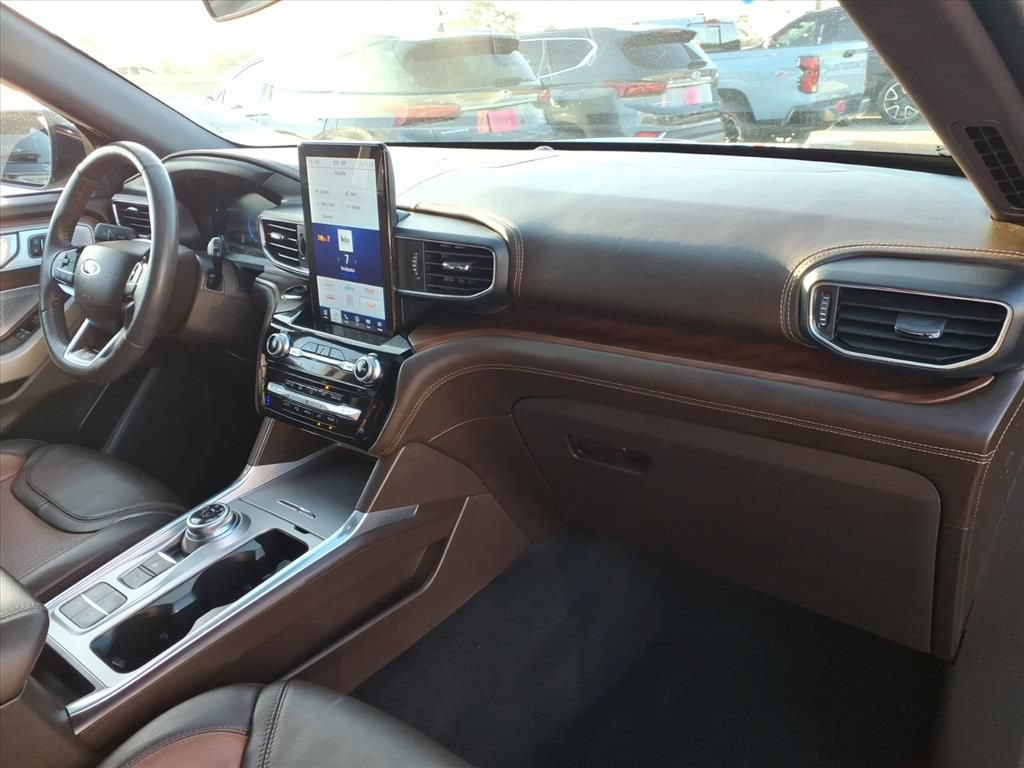 Used 2023 Ford Explorer King Ranch w/ Technology Package RWD image 16