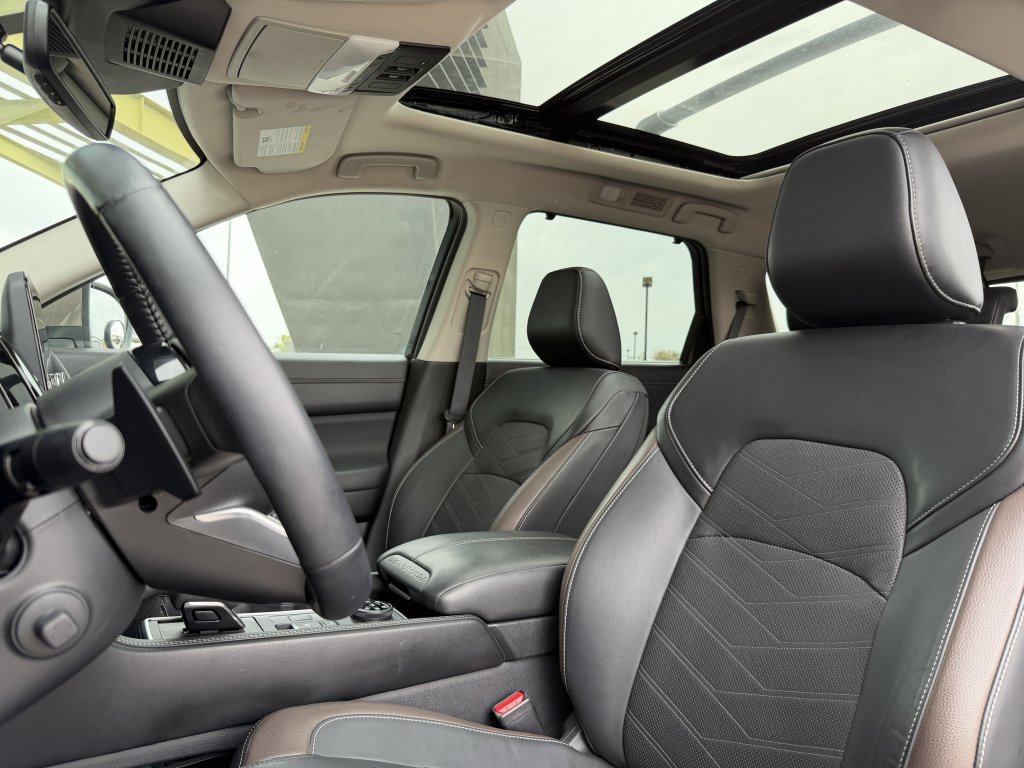 Used 2024 Nissan Pathfinder Platinum w/ Cargo Package image 31