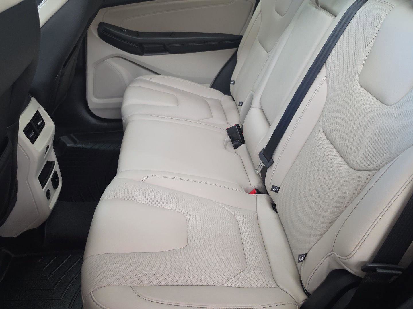 Used 2022 Ford Edge Titanium w/ Equipment Group 301A AWD/4WD image 7