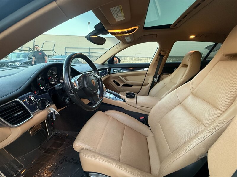 Used 2016 Porsche Panamera 4 Edition w/ Premium Package Plus AWD/4WD image 17