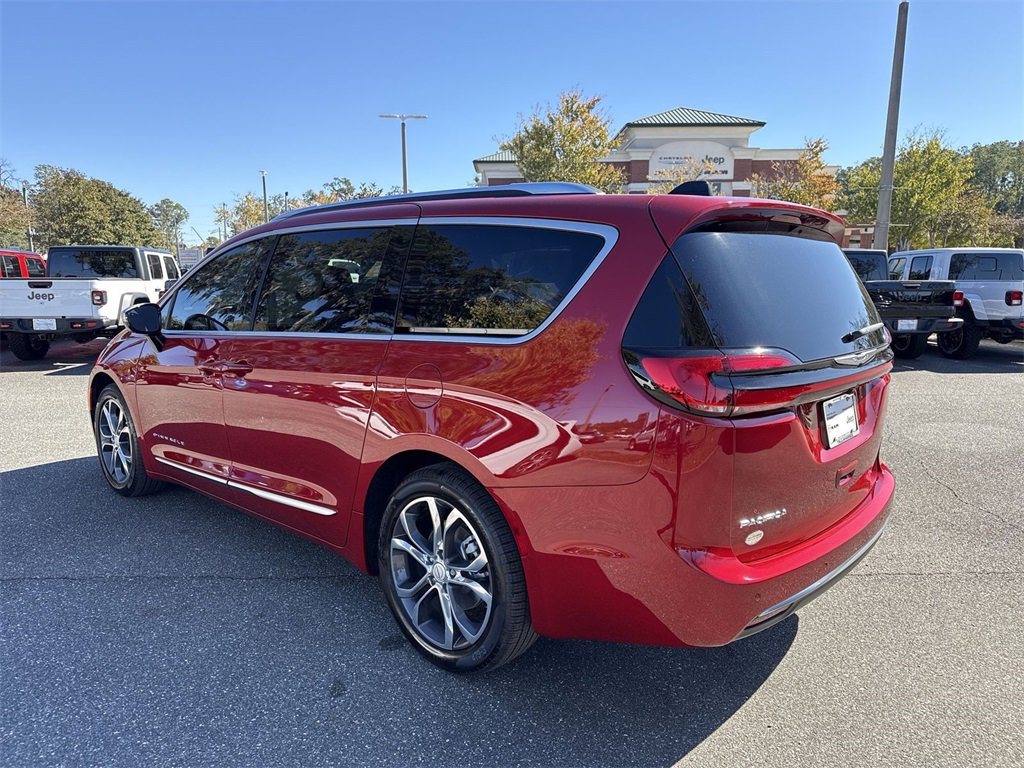 New 2026 Chrysler Pacifica Pinnacle image 5