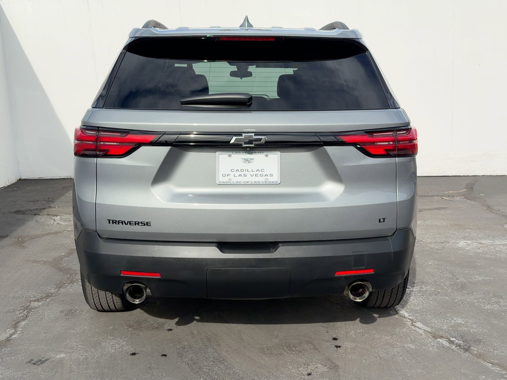 Used 2023 Chevrolet Traverse LT image 8