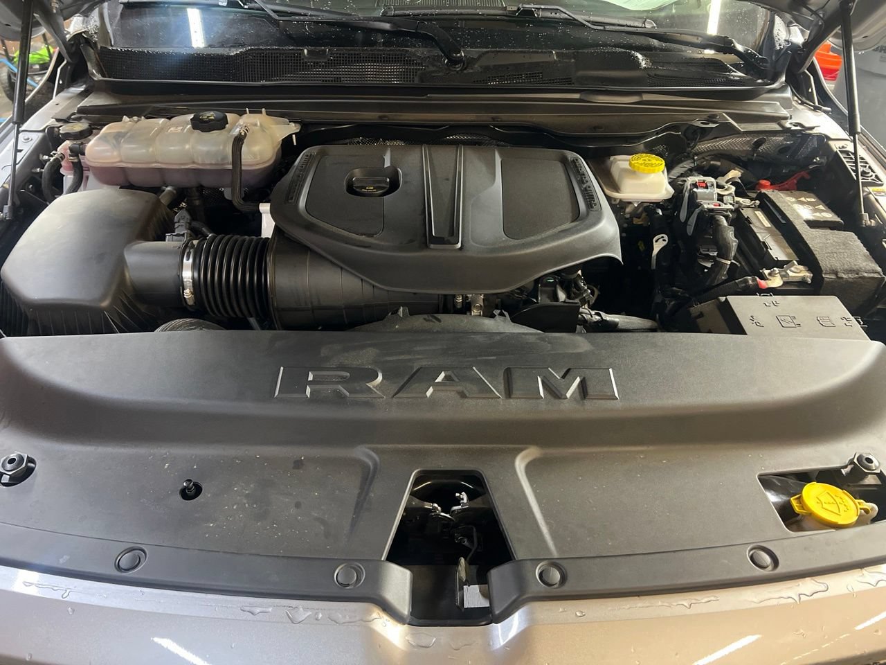 Used 2025 RAM 1500 Big Horn AWD/4WD image 7