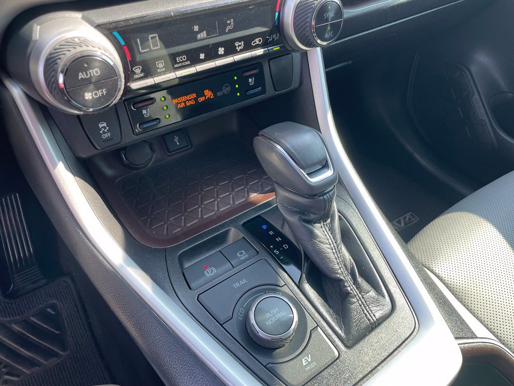 Used 2020 Toyota RAV4 Limited w/ Limited Grade Weather Package AWD/4WD image 21