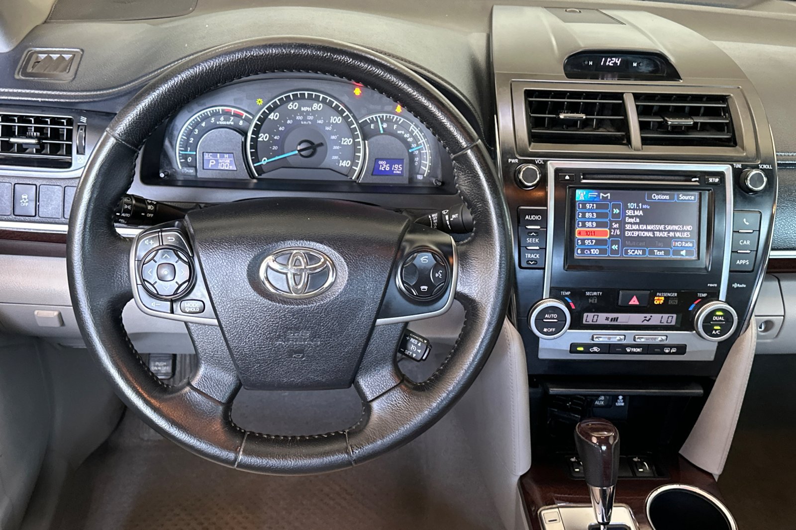 Used 2014 Toyota Camry XLE w/ Leather Package FWD image 15