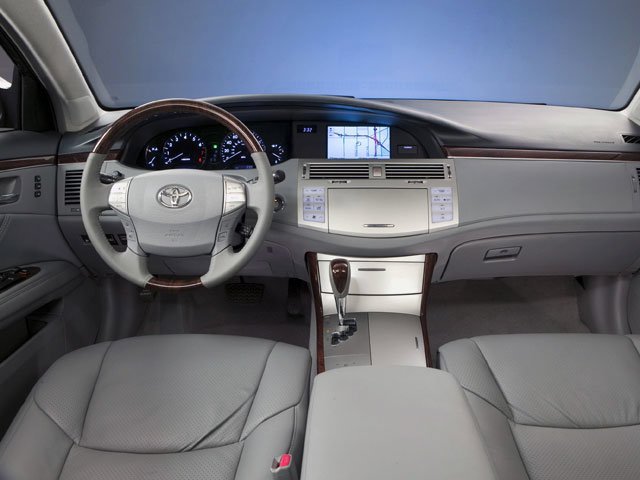 Used 2009 Toyota Avalon XLS FWD image 4