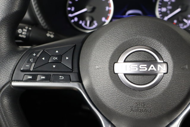 Used 2025 Nissan Sentra SV FWD image 8