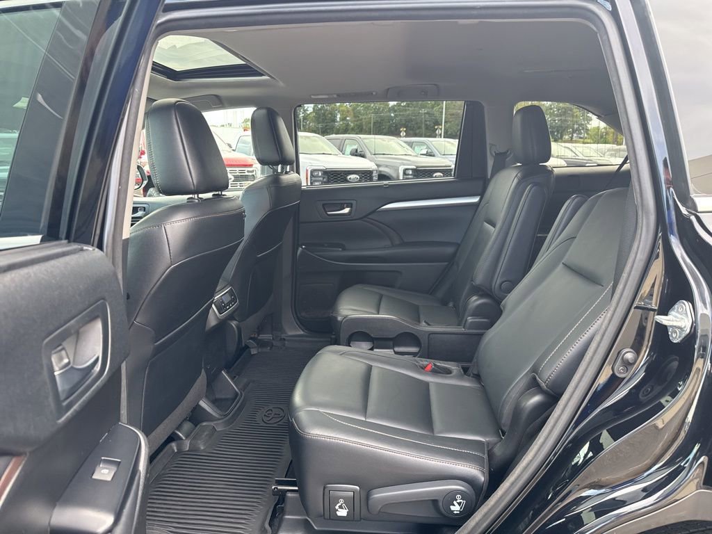Used 2018 Toyota Highlander XLE image 13