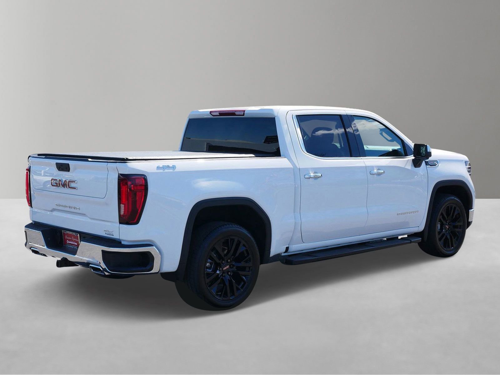 Used 2026 GMC Sierra 1500 SLT w/ SLT Convenience Package AWD/4WD image 4