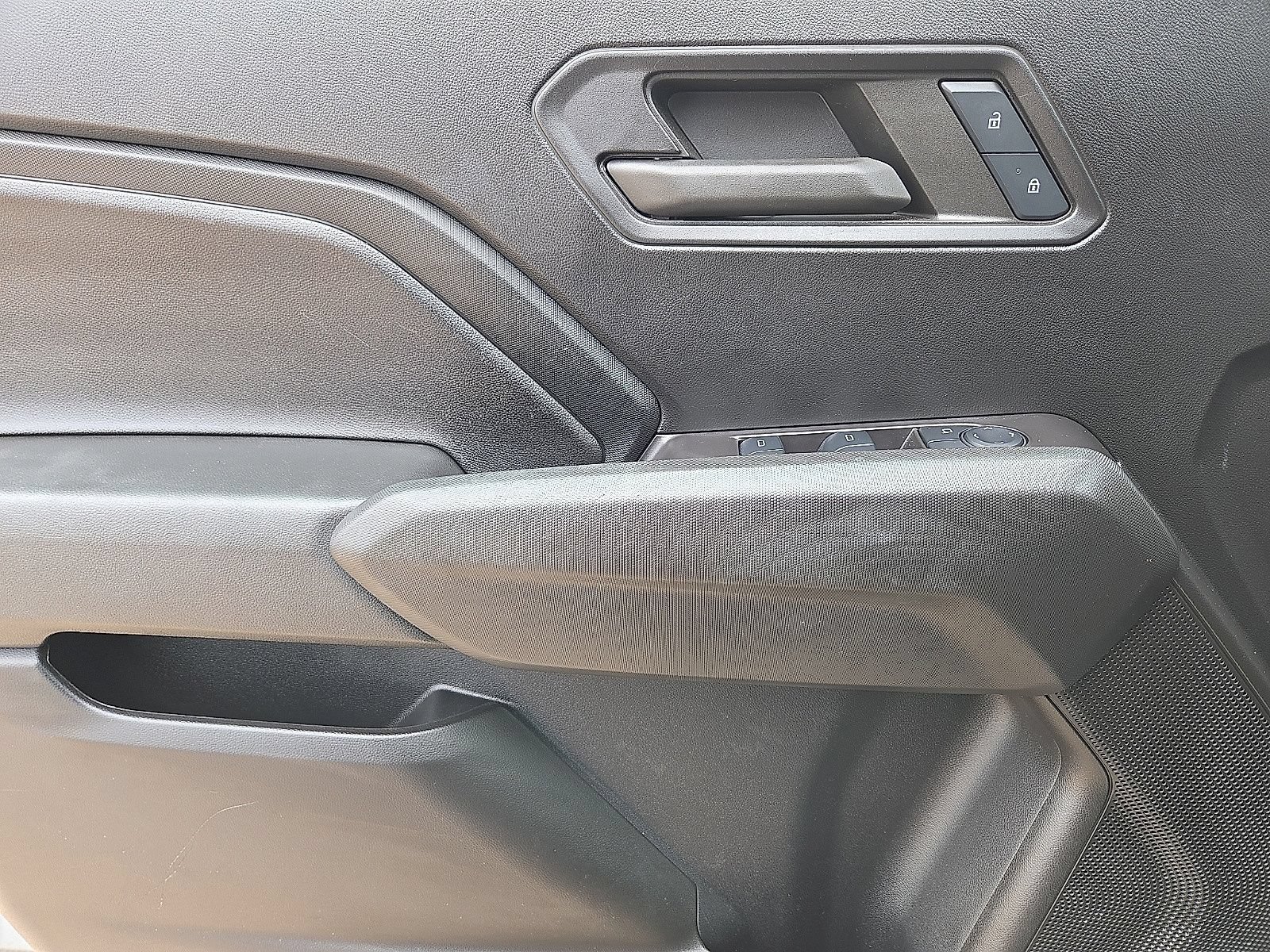Used 2024 Chevrolet Colorado W/T RWD image 18