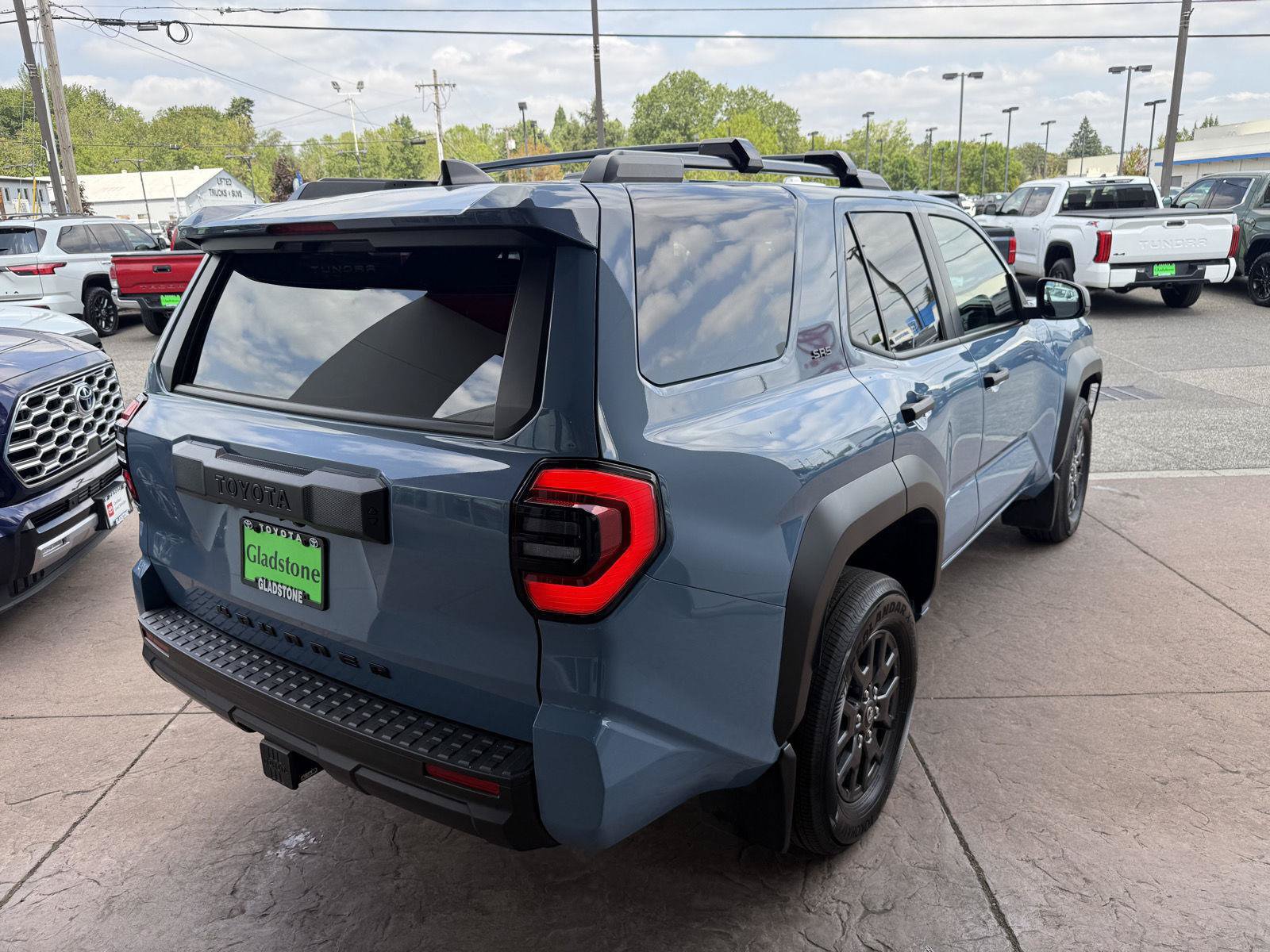 Used 2025 Toyota 4Runner SR5 AWD/4WD image 6