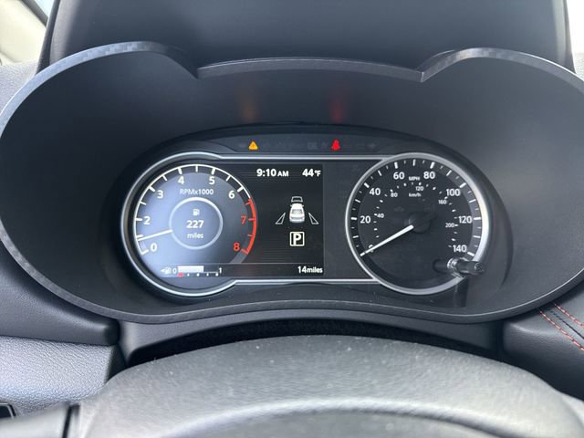 New 2025 Nissan Versa SR w/ Trunk Package FWD image 18
