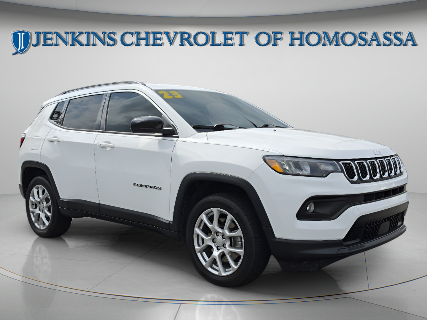 Used 2023 Jeep Compass Latitude AWD/4WD image 2