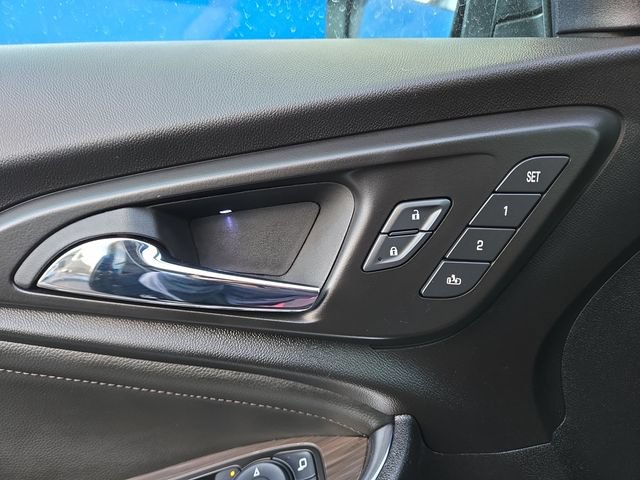 New 2025 Chevrolet Malibu LT w/ Midnight Edition FWD image 16