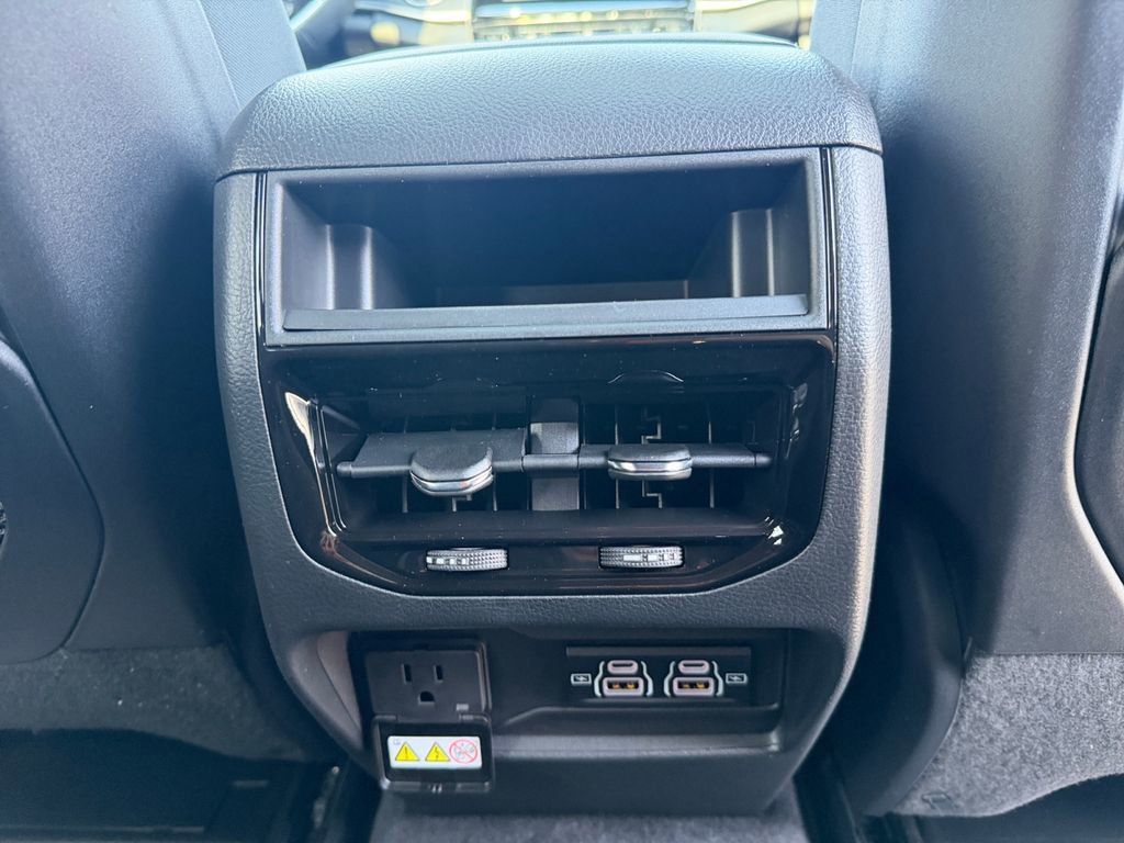 New 2026 Jeep Grand Cherokee Laredo image 16