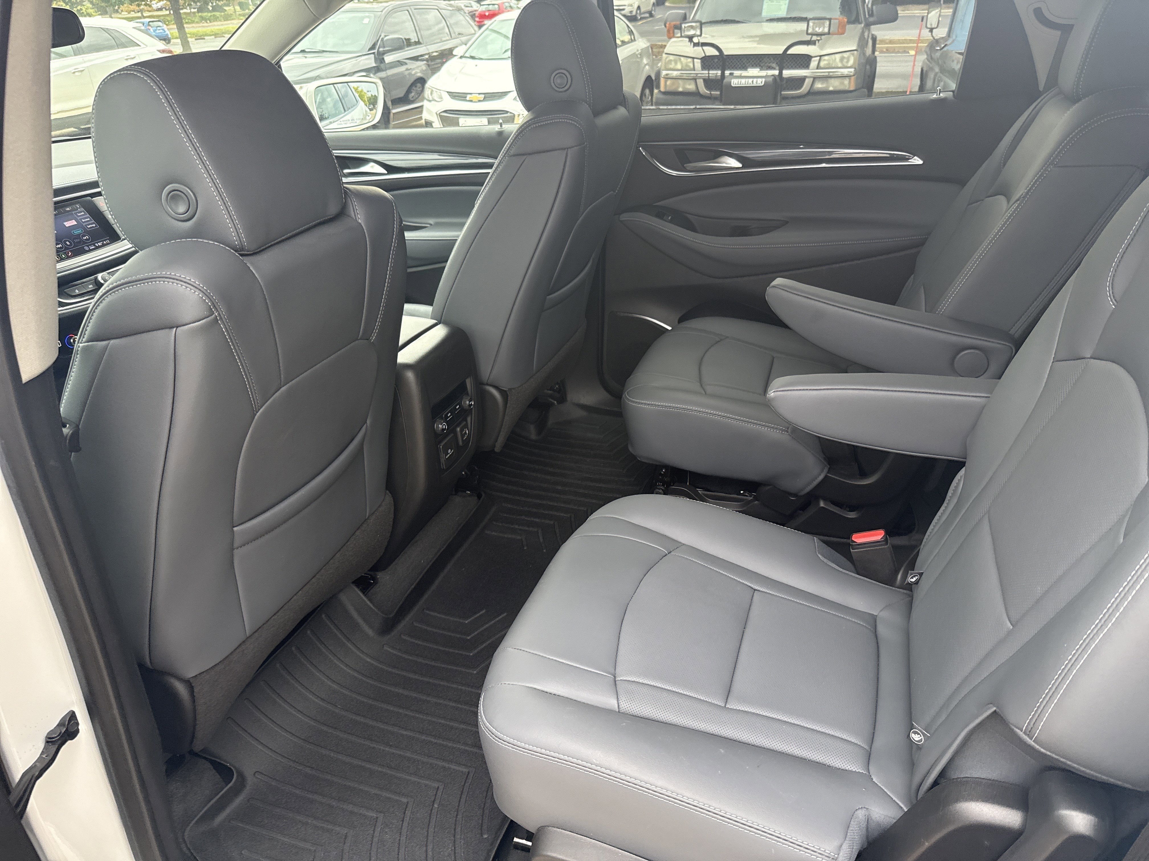 Used 2020 Buick Enclave Essence w/ Sound and Sites Package image 11