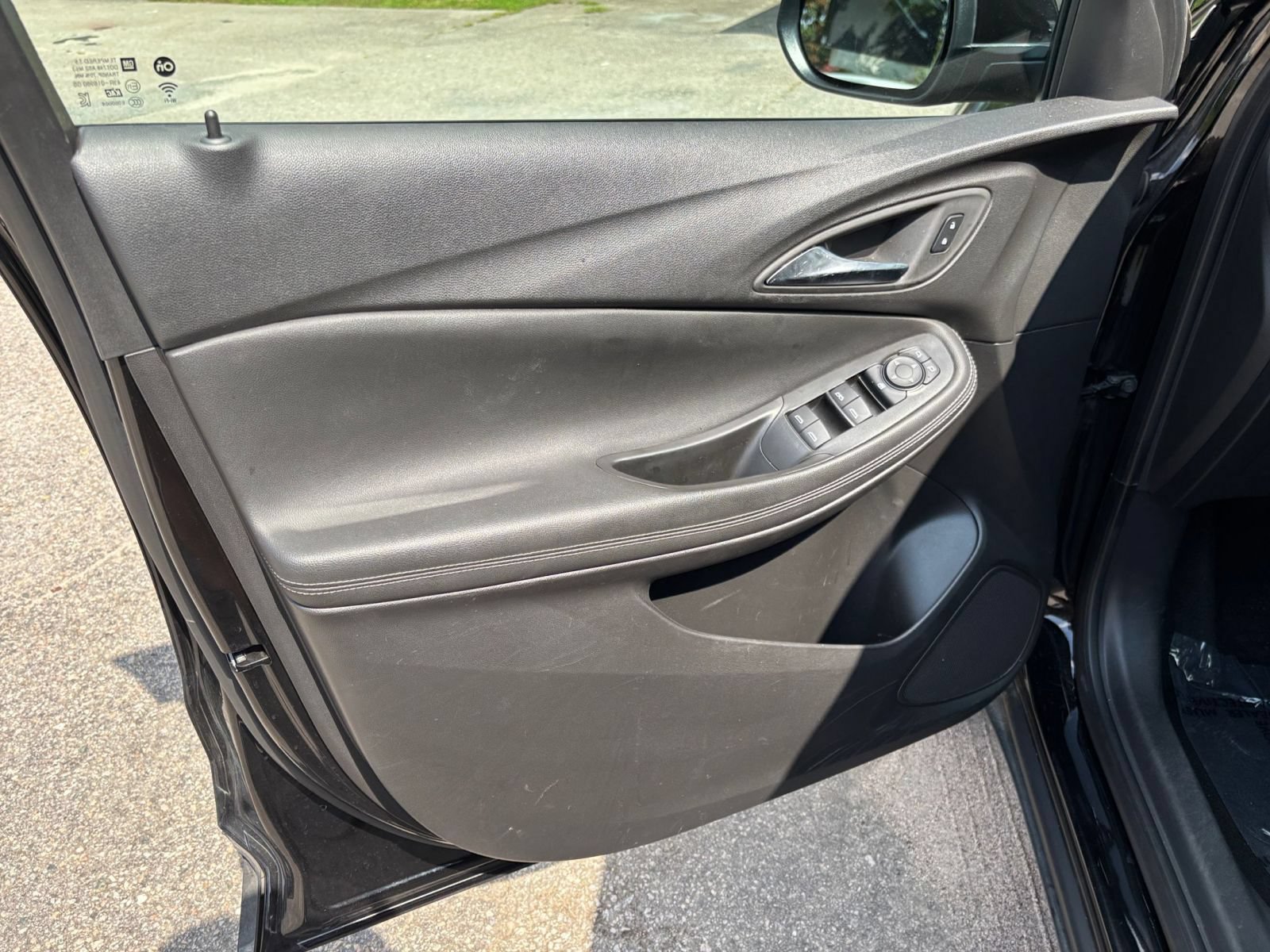 Used 2025 Buick Encore GX Preferred AWD/4WD image 18