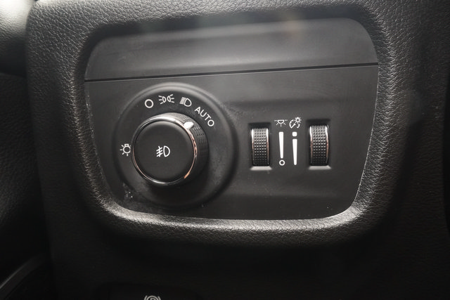 Used 2021 Jeep Grand Cherokee L Limited RWD image 21