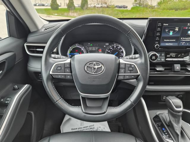 Used 2022 Toyota Highlander XLE AWD/4WD image 17