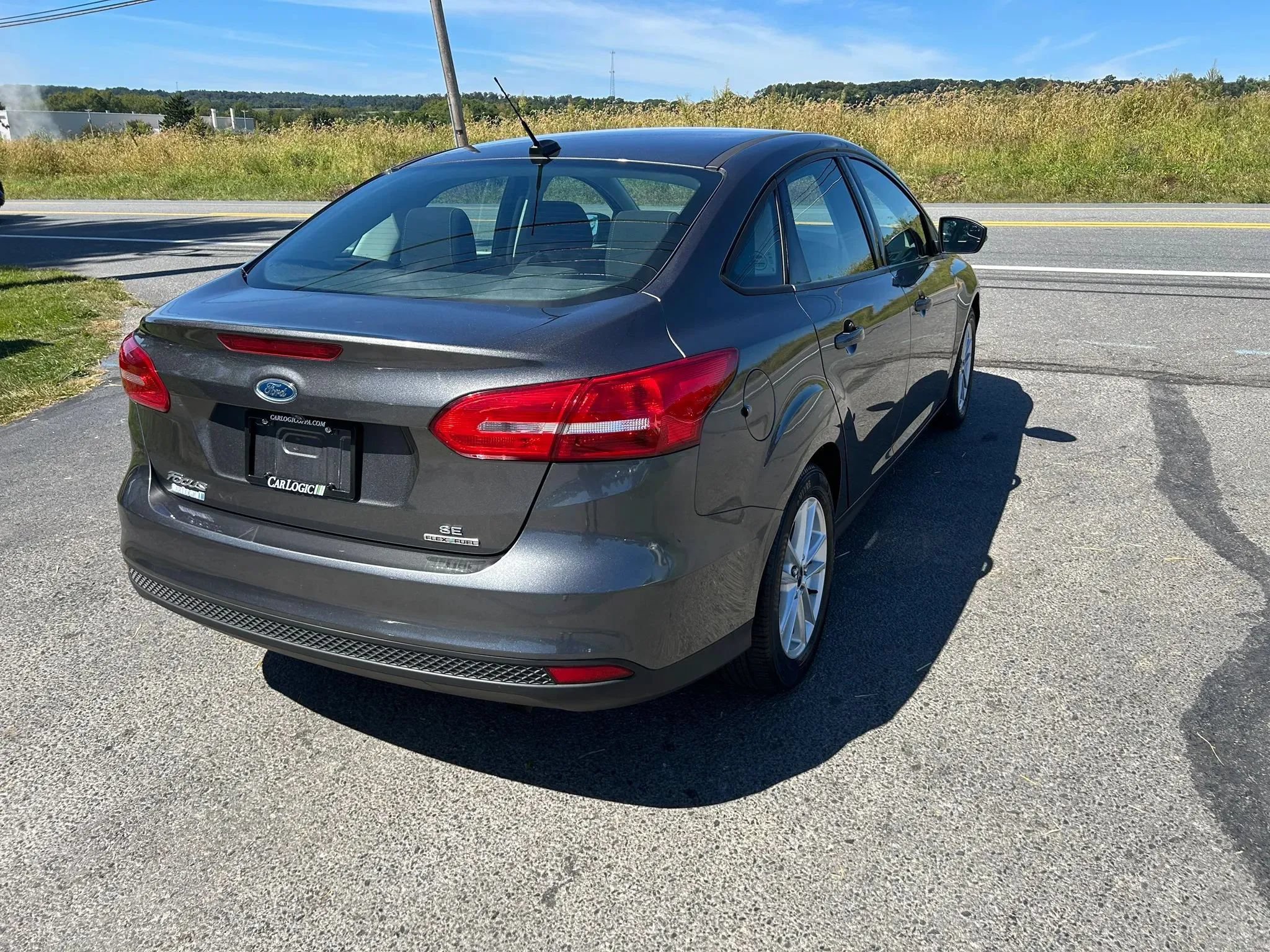 Used 2015 Ford Focus SE FWD image 6