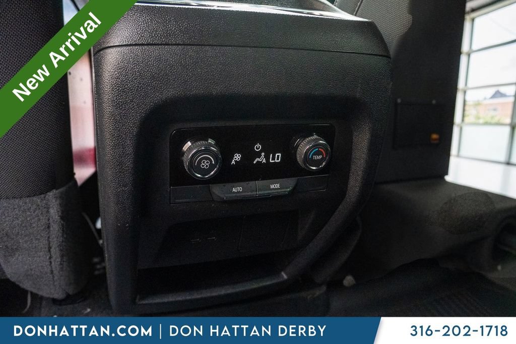 Used 2025 Chevrolet Traverse LT w/ LPO, Floor Liner Package FWD image 23