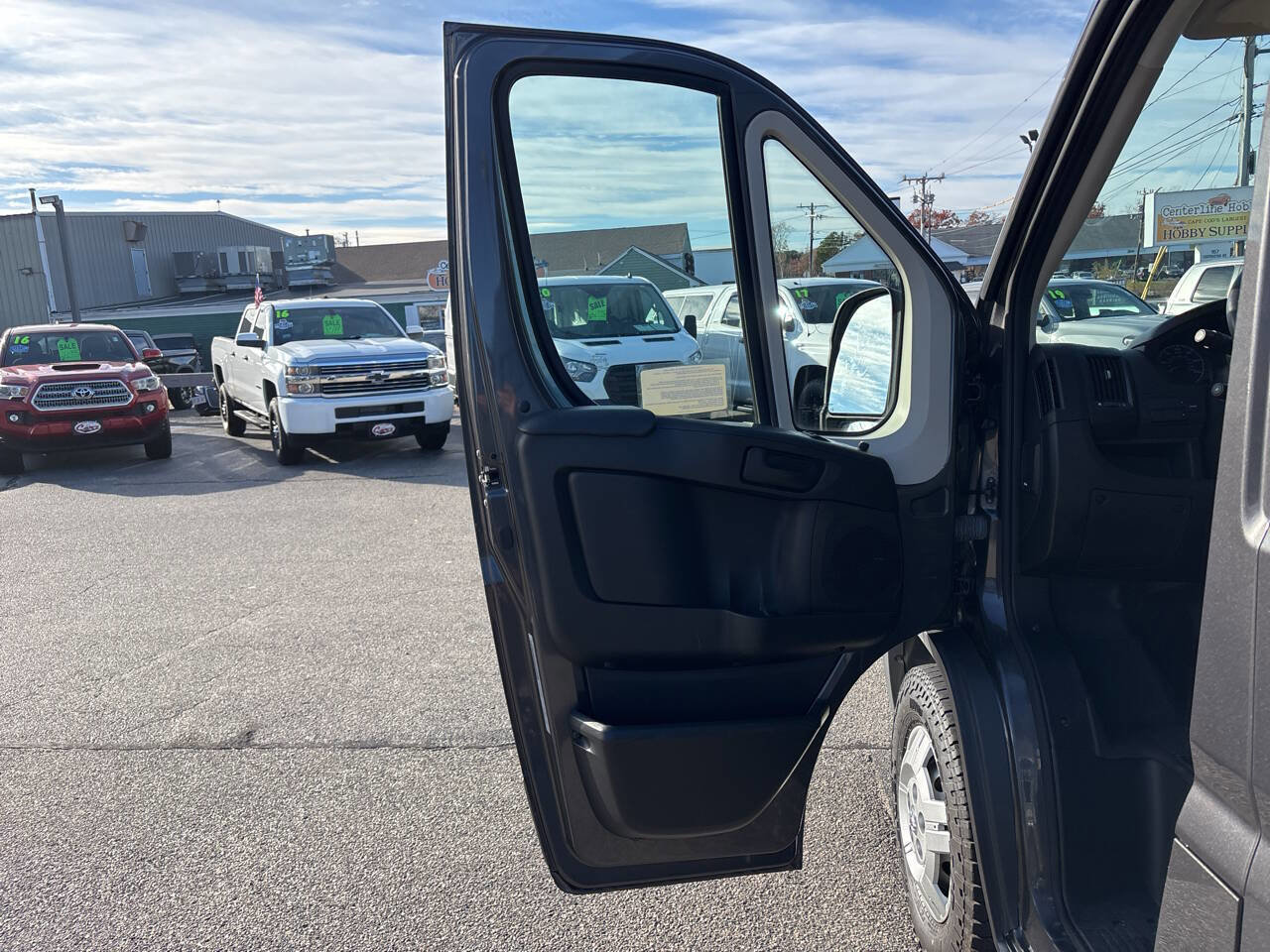 Used 2016 RAM ProMaster 2500 w/ Interior Convenience Group image 18