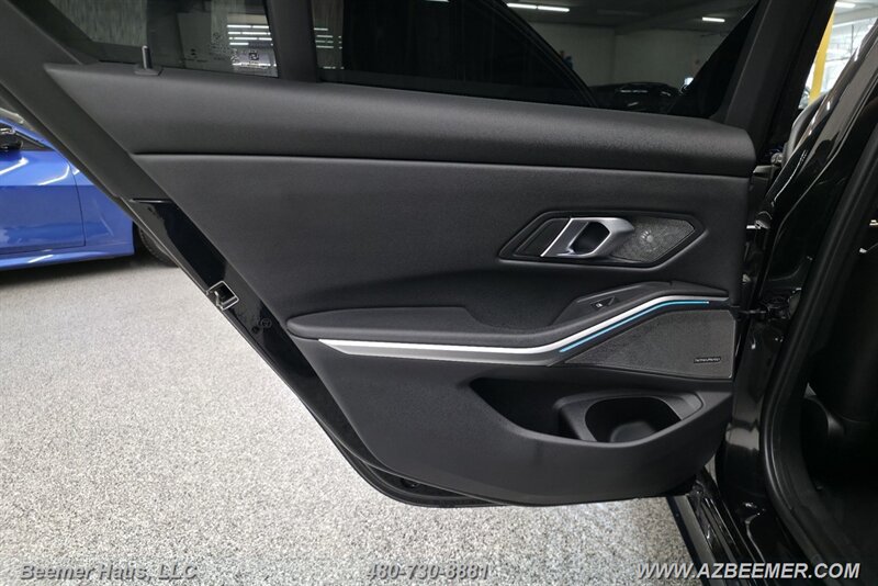 Used 2025 BMW 330i Sedan w/ M Sport Package RWD image 22