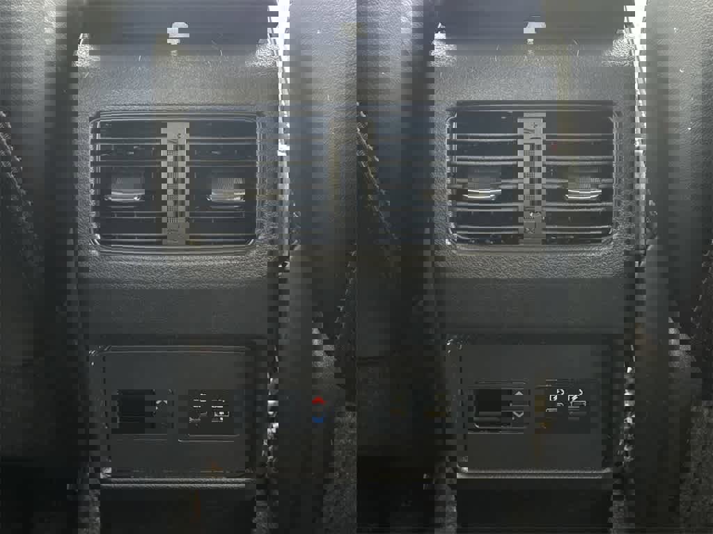 Used 2023 Nissan Rogue SV image 13