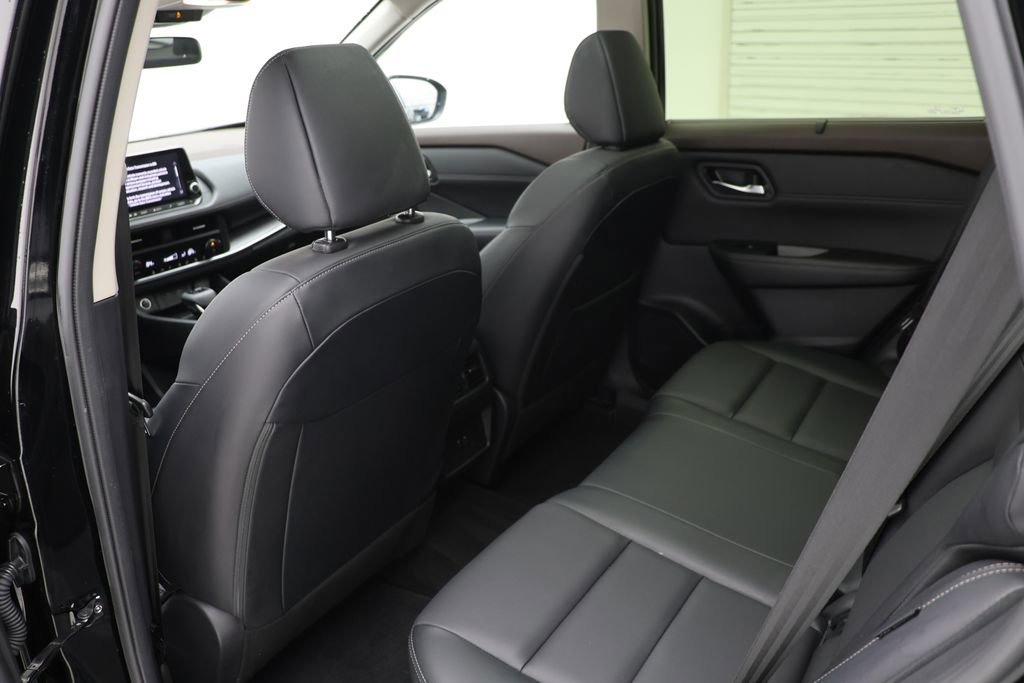 Used 2023 Nissan Rogue SV w/ SV Premium B Package image 10