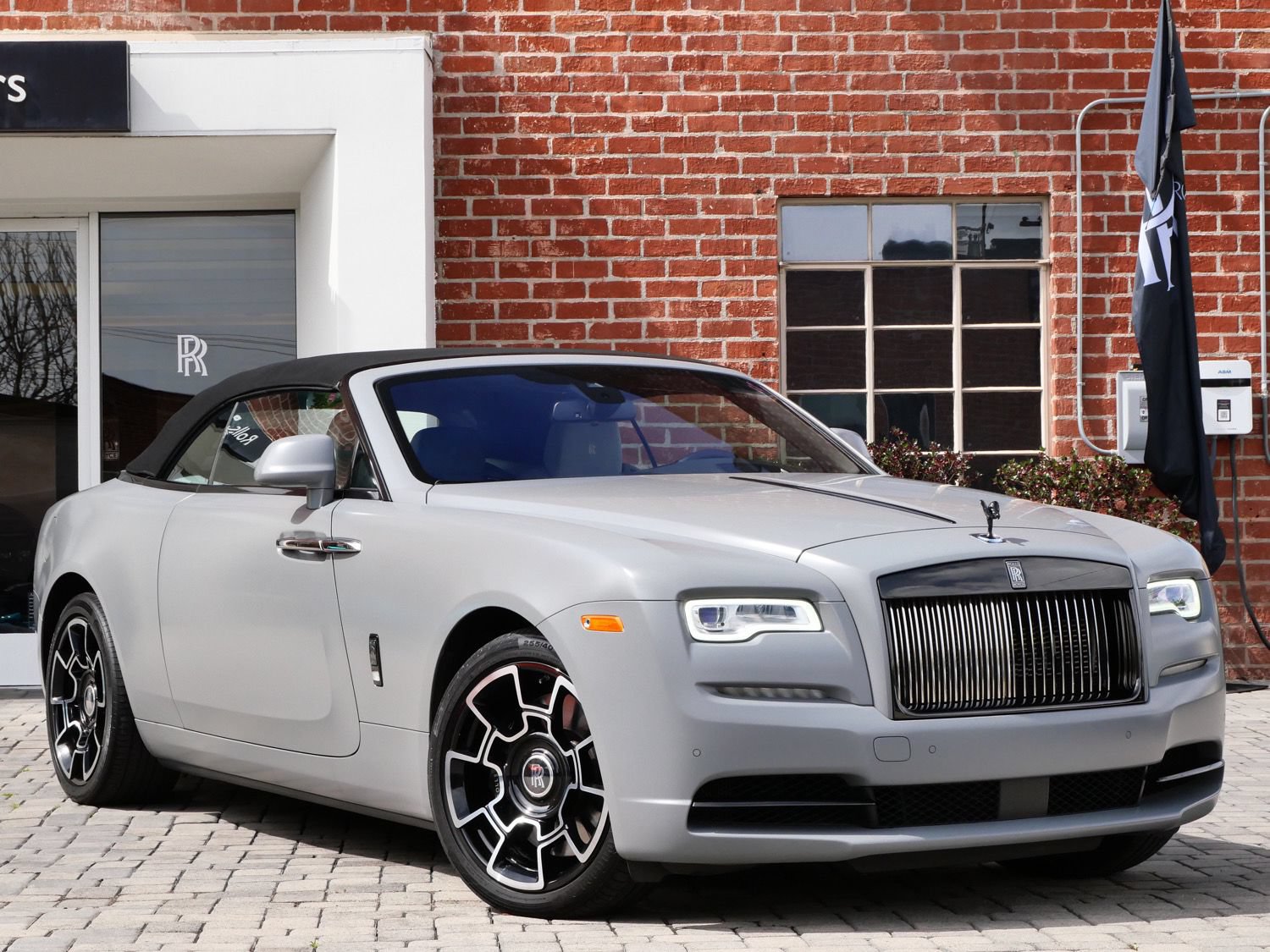 Certified 2019 Rolls-Royce Dawn RWD image 19