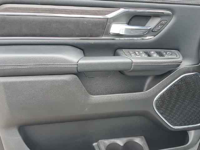 New 2026 RAM 1500 Laramie w/ Sport Appearance Package AWD/4WD image 15