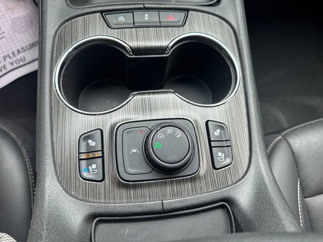 Certified 2023 GMC Acadia SLT w/ Preferred Package image 5