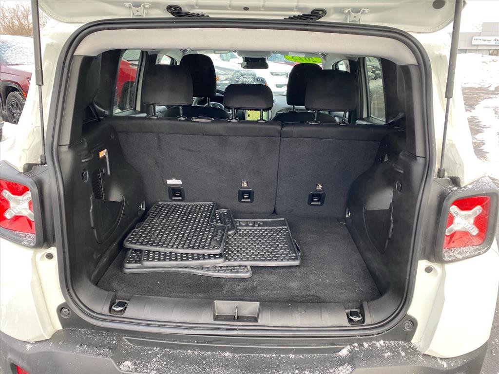 Used 2023 Jeep Renegade Latitude AWD/4WD image 23