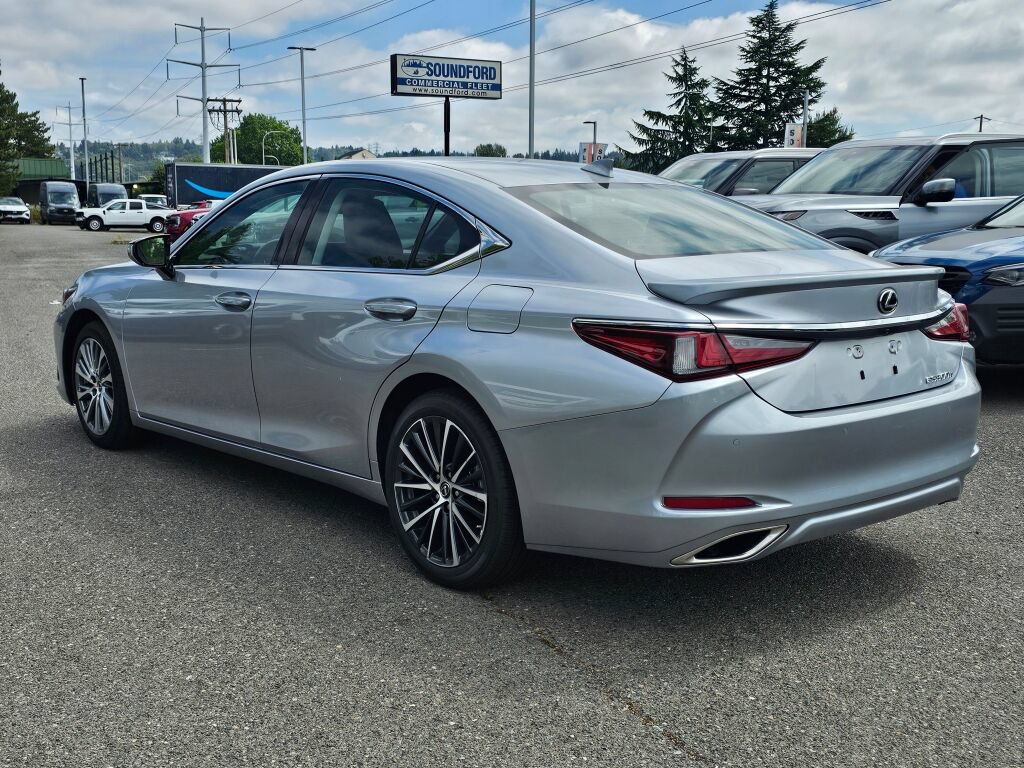Used 2025 Lexus ES 300h w/ Premium Package FWD image 7